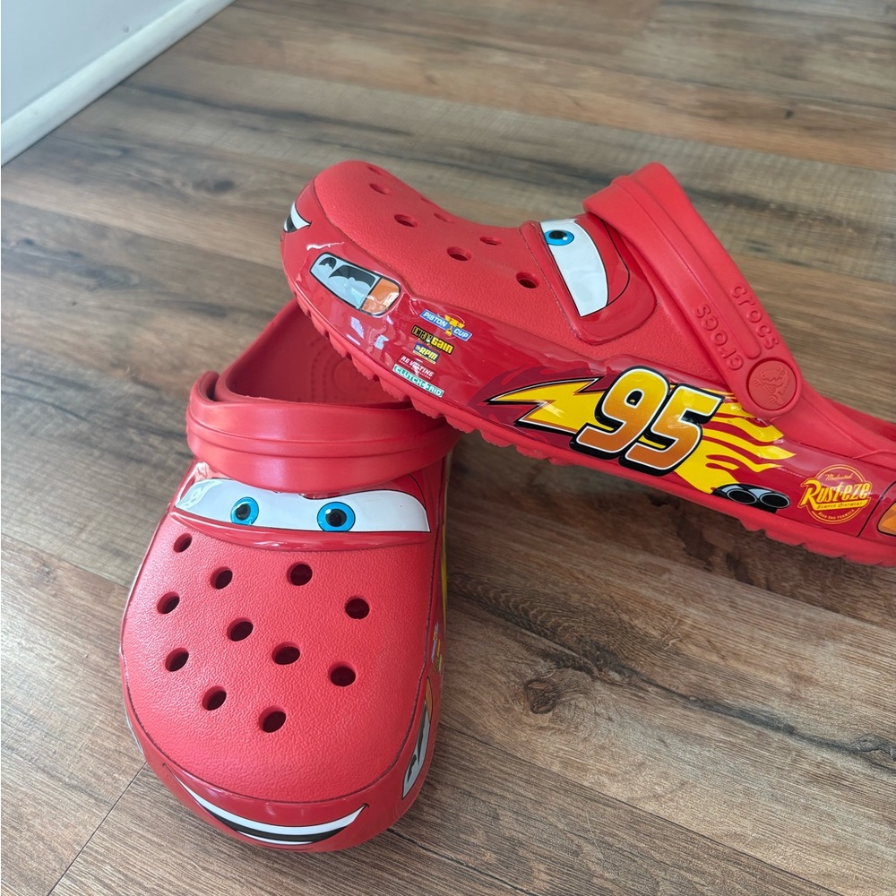 Lightening McQueen Cars themed light up crocs in red men’s 4 women’s 6 - Picture 4 of 7